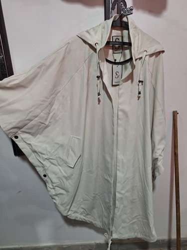 مانتو بارانی خفاشی رنگ کرم